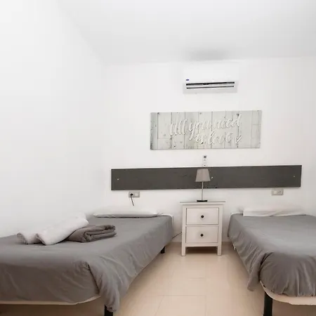 Crisbel Y Lorena By Armonia * Playa Blanca (Lanzarote)